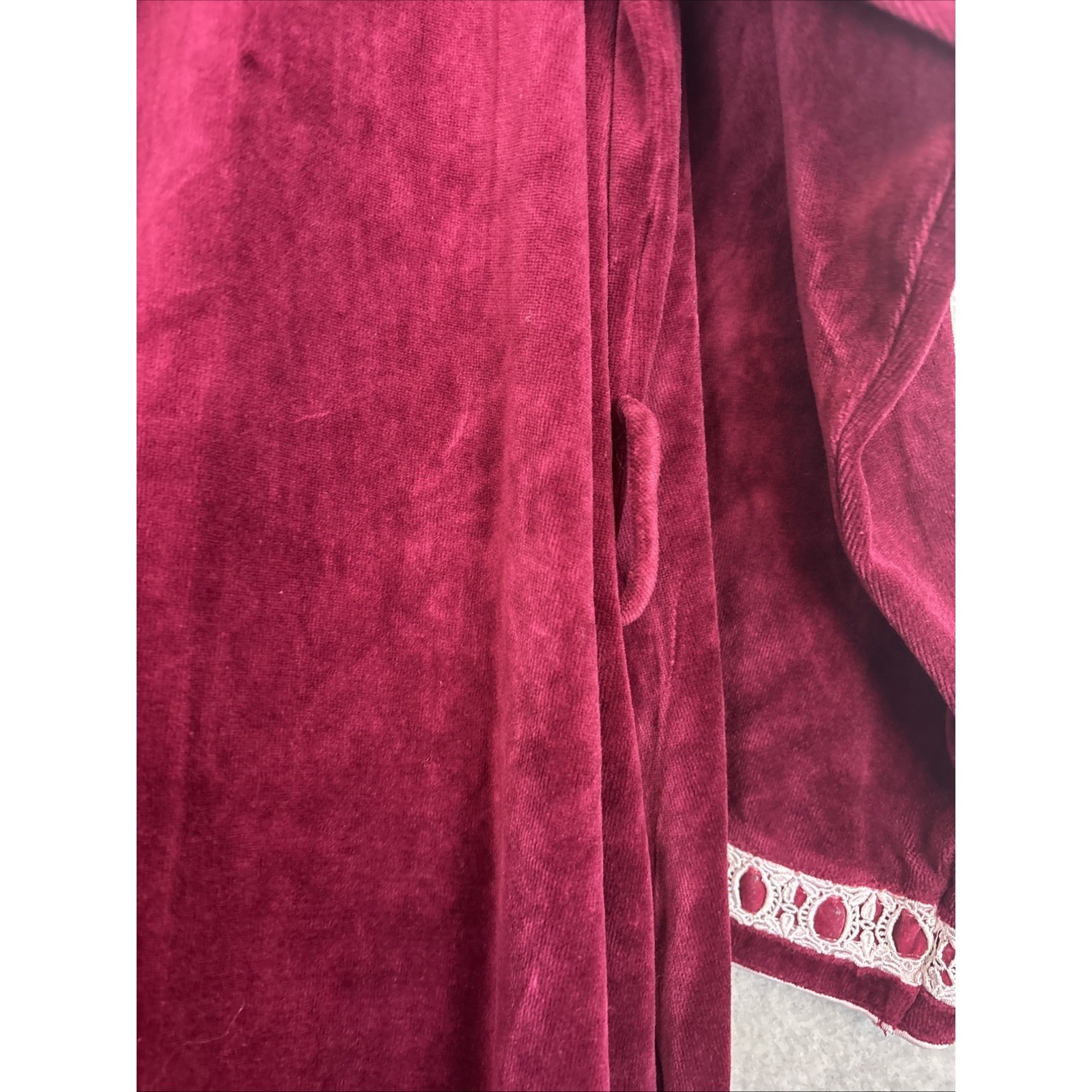 Vintage Eileen West Longline Robe Bathrobe Size M Maroon Velour Lace Trim — image 6 of 8